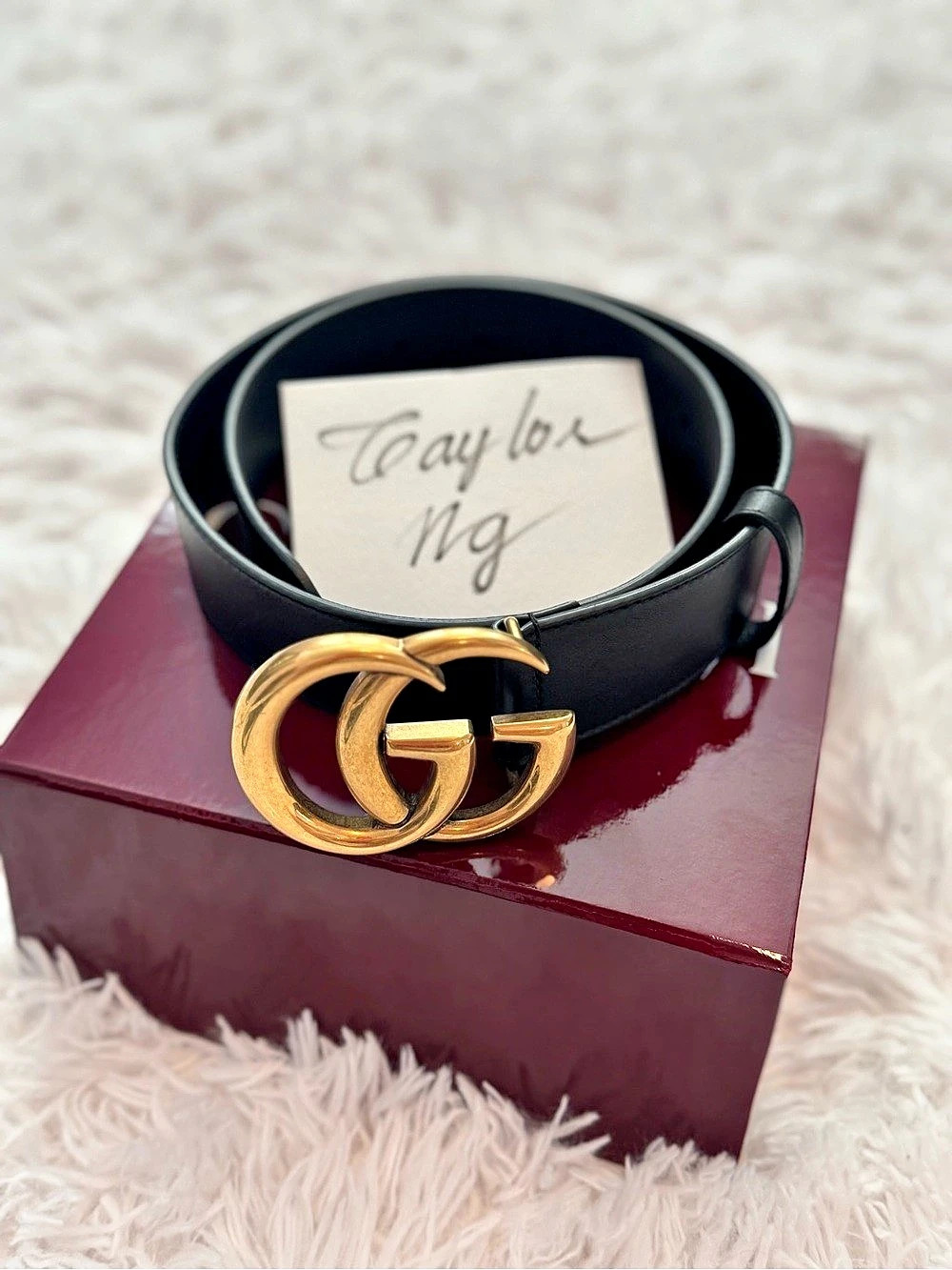 Gucci GG Marmont shiny leather belt in Black & Gold